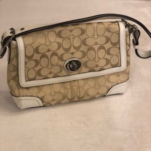 Coach Handbag/Shoulder Bag Great Condition